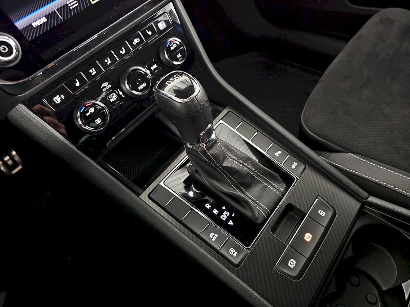 Škoda Superb (2020) 1.5TSI 110kW DSG SPORTLINE NAV - fotka 20 z 28