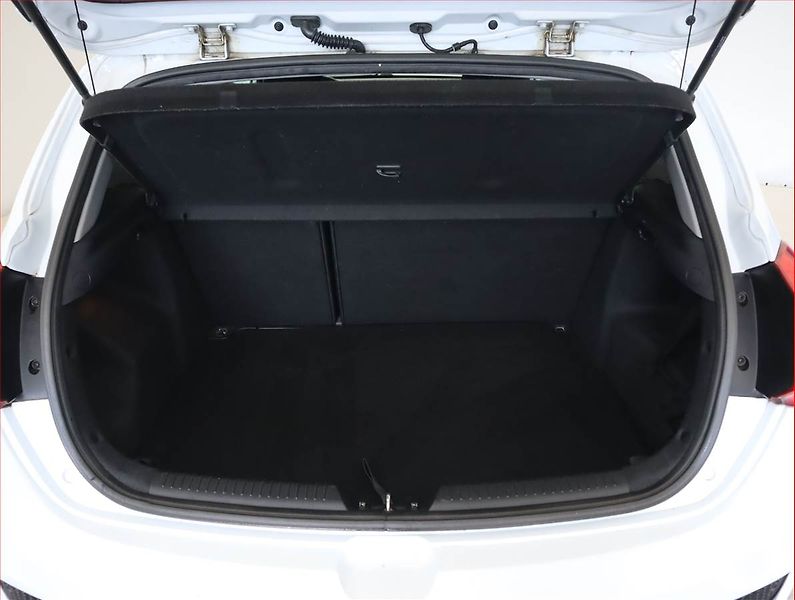 Kia Ceed (2018) 1.4 MPI, Serv.kniha, Navi - fotka 14 z 19