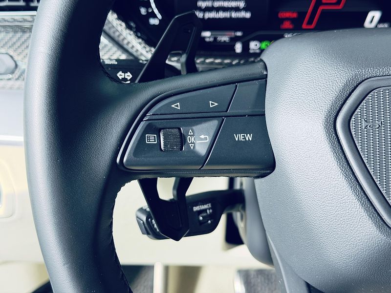 Lamborghini Urus (2024) S 23 MASAŽ HUD CARBON ZÁRUKA - fotka 28 z 50