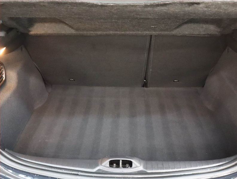 Peugeot 208 (2018) 1.2 PureTech, ČR,1.maj - fotka 14 z 17