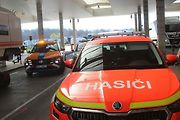 Opatření proti zavlečení slintavky a kulhavky do České republiky na hraničním přechodu Lanžhot - Brodské u dálnice D2 s mimořádným frézováním dezinfekčních van.