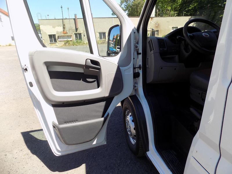 Fiat Ducato (2011) 2,3 88KW 3STR.SKLÁPĚČ 7 MIST - fotka 11 z 52