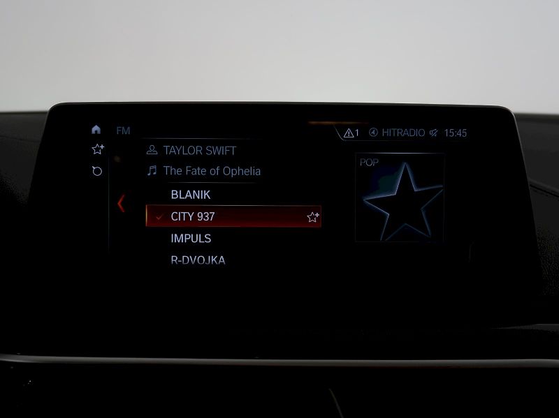 BMW Řada 5 (2018) LUXURY LINE 540d xDRIVE TAŽNÉ - fotka 25 z 38