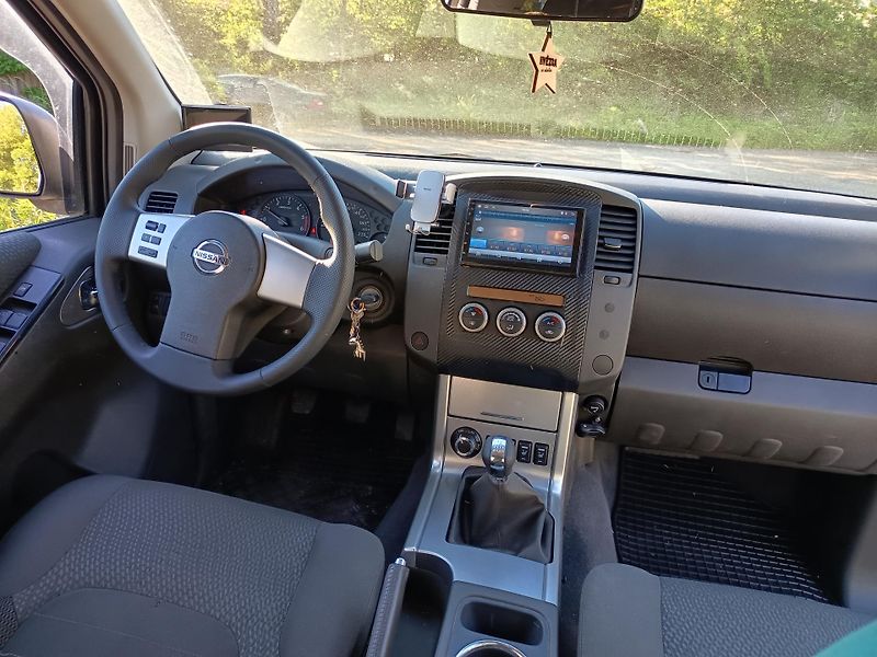 Nissan Navara (2010) - fotka 26 z 33