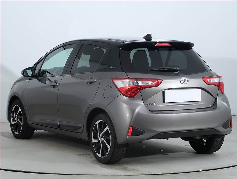 Toyota Yaris (2020) 1.5 Dual VVT-i, Serv.kniha - fotka 4 z 19