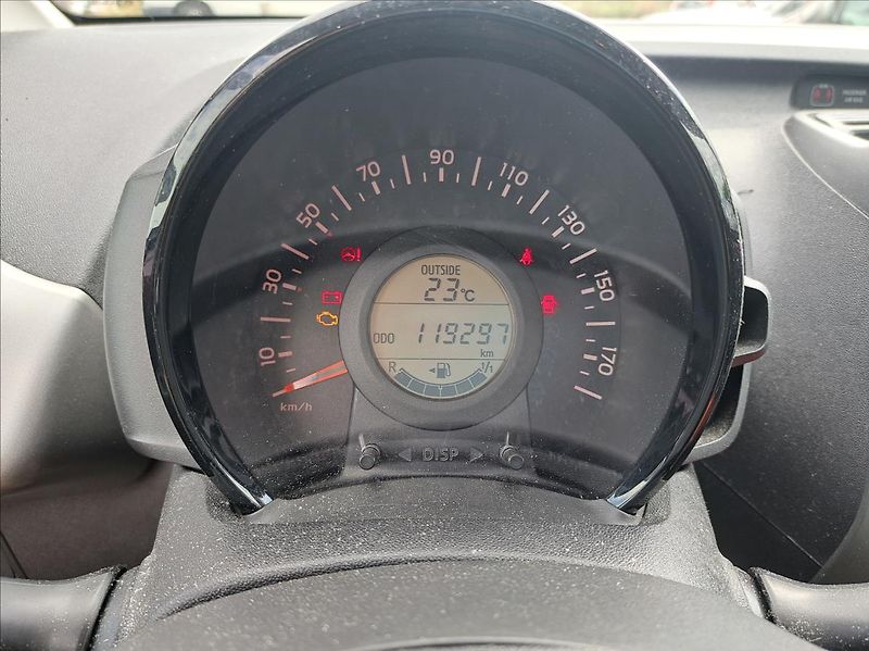 Peugeot 108 1,0 i - fotka 17 z 28