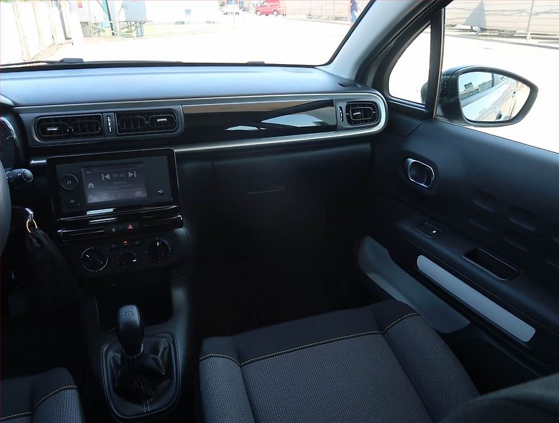 Citroën C3 (2021) 1.2 PureTech, ČR,1.maj - fotka 8 z 15