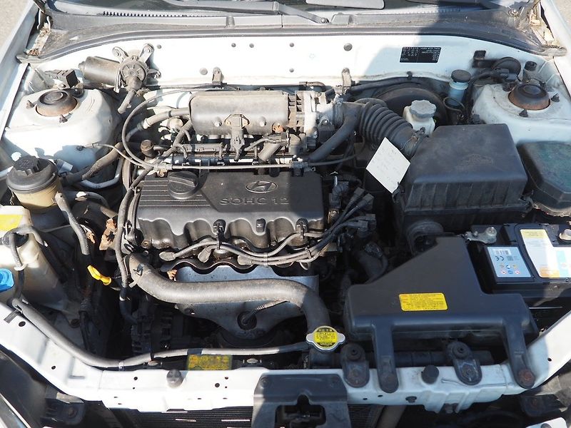 Hyundai Accent (2006) 1.4i, 63kW, AC - fotka 27 z 29