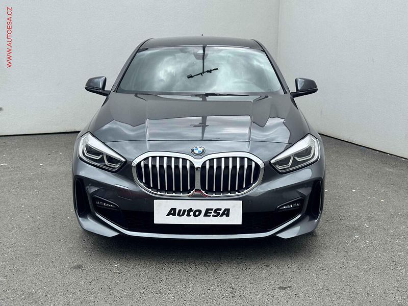 BMW Řada 1 (2020) 1.5T 118i, M Sport, AT, +ALU - fotka 2 z 17