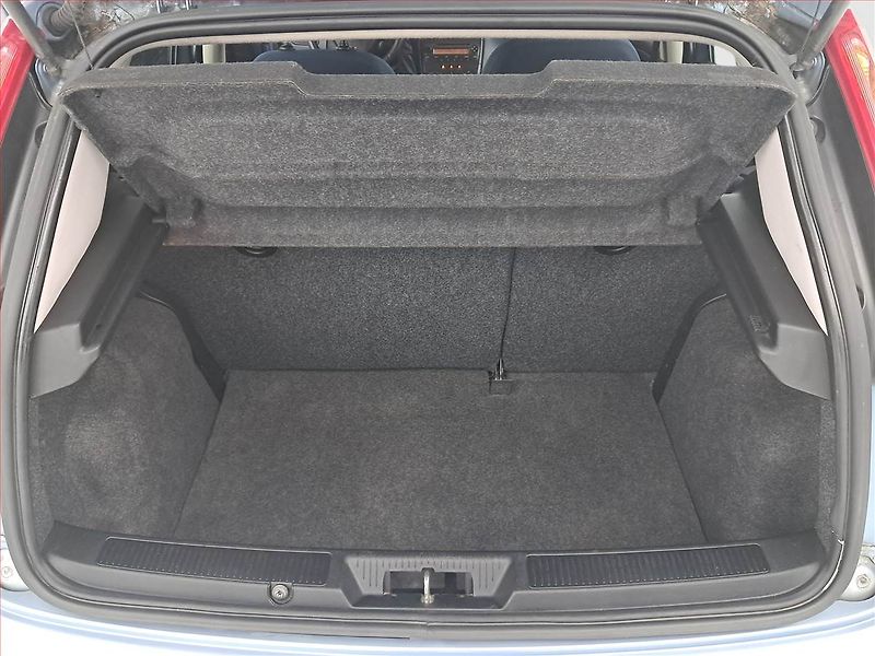 Fiat Grande Punto (2007) 1.4, nová STK, slušný stav - fotka 13 z 15