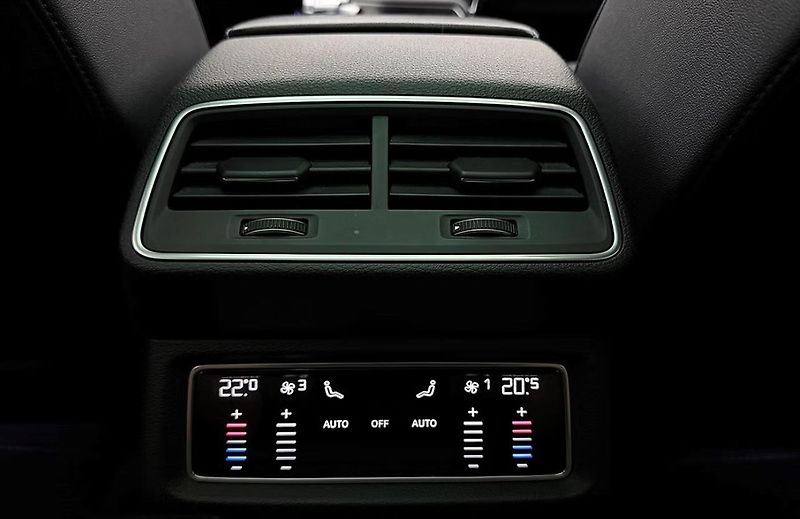 Audi Q8 e-tron 55 Sportback Q 360 Matrix Pano - fotka 34 z 36