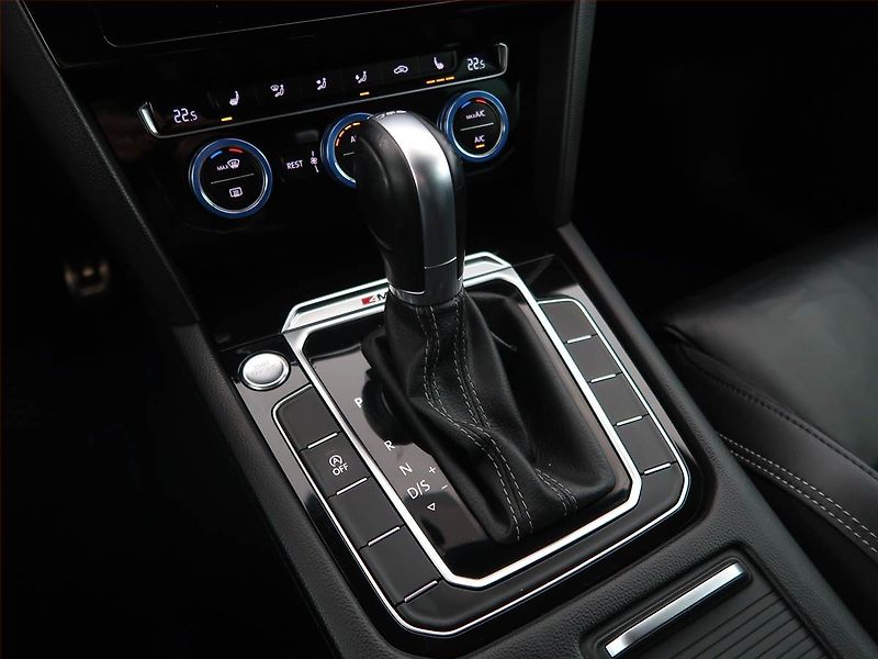Volkswagen Passat (2019) R-Line 2.0 TDI, 4X4, Automat - fotka 13 z 26