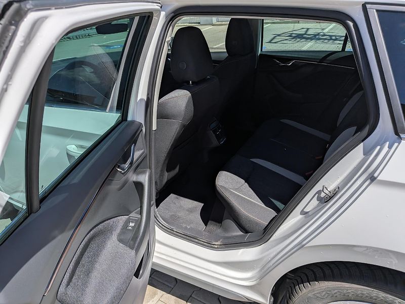 Škoda Kamiq 85kw, TOP SELECTION,1.MAJITEL. - fotka 13 z 19