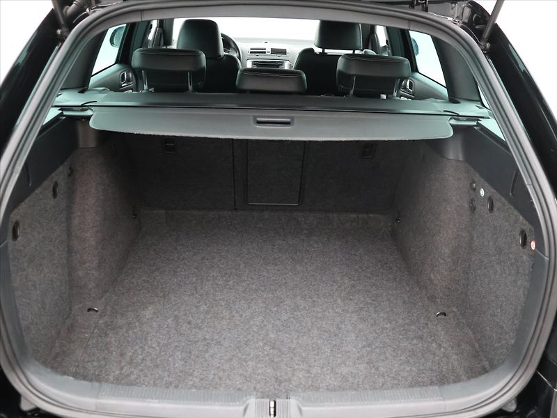 Škoda Octavia 2,0 TDI RS 125kW Xenon Navi - fotka 10 z 33