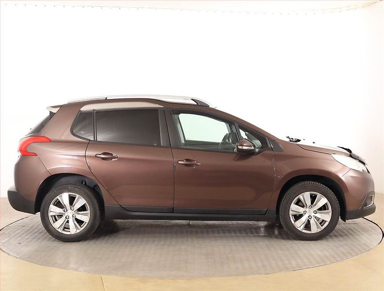 Peugeot 2008 (2014) 1.6 VTi, Tempomat - fotka 6 z 16