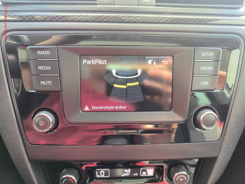 Škoda Rapid (2015) 1.2 TSi, Monte Carlo, xenon - fotka 13 z 18