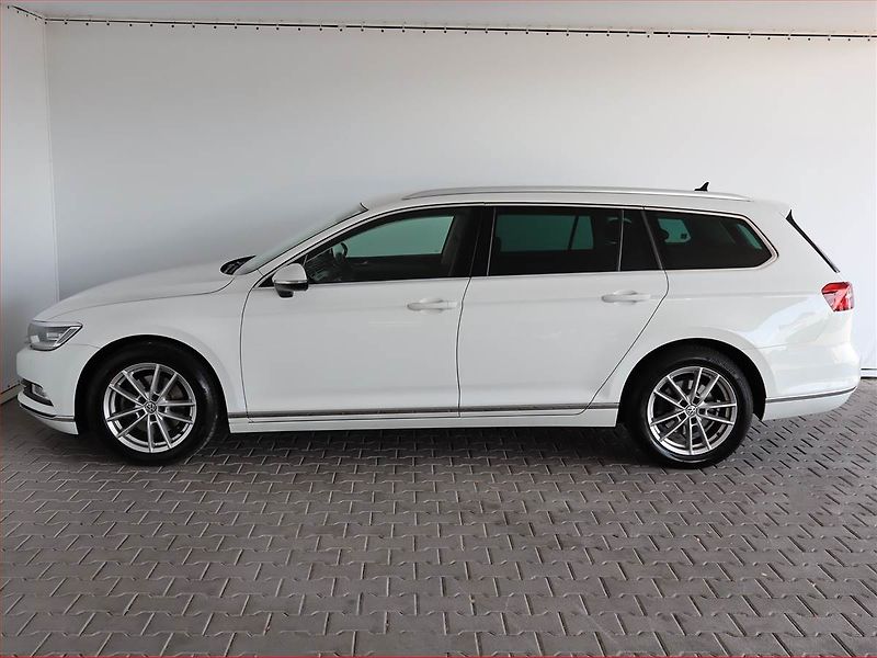 Volkswagen Passat (2018) Highline 2.0 TDI, Automat - fotka 3 z 27
