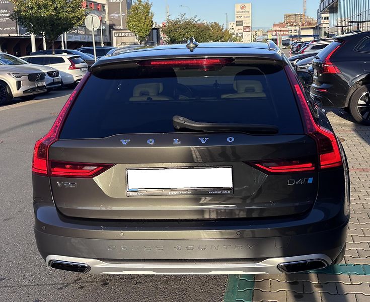 Volvo V90 (2018) 2.0 S90/ /147kW - fotka 5 z 19