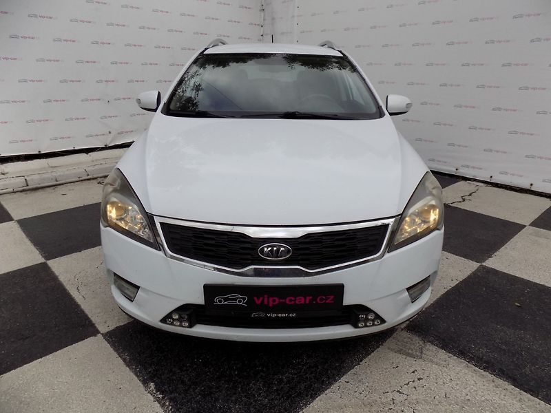 Kia Ceed (2012) 1.6GDi/2.Maj.ČR/Klimatizace/ - fotka 4 z 34