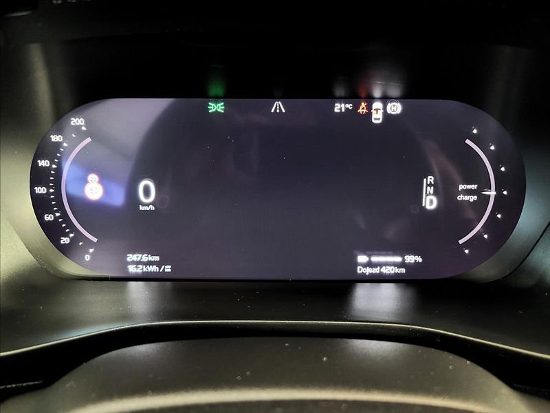 Volvo C40 0,0 Recharge Ultimate SOH 90,3 - fotka 22 z 50