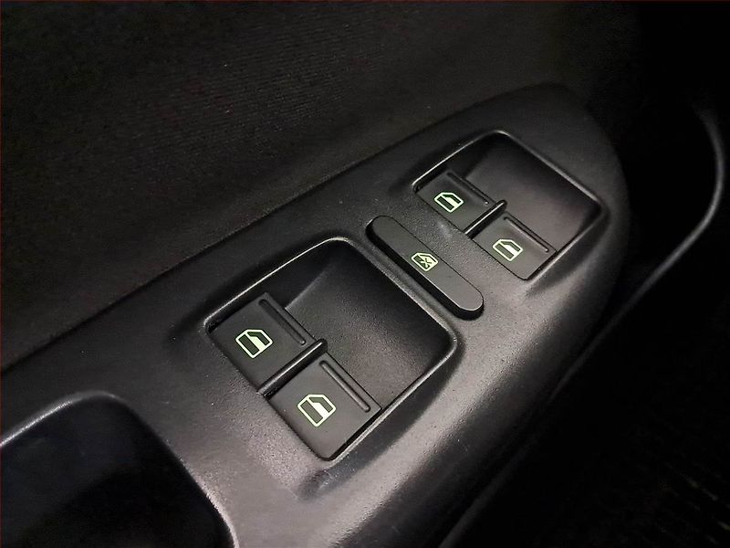 Škoda Octavia (2009) Elegance 1.9 TDI, po STK - fotka 16 z 16