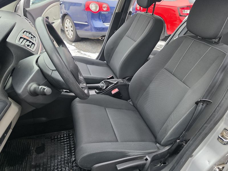 Renault Mégane 1.6 i Parkovací senzory  - fotka 15 z 20