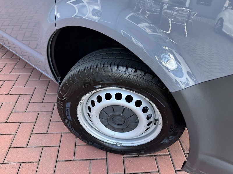 Volkswagen Transporter (2019) 2.0TDi Klima 5Míst Bluetooth - fotka 45 z 49