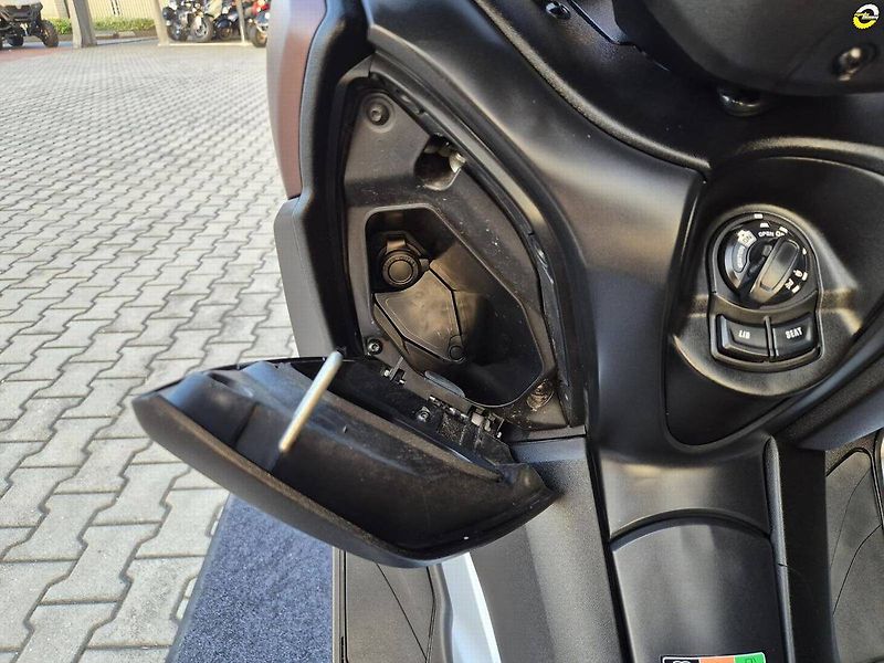 Yamaha X-Max 300 (2018) - fotka 24 z 24