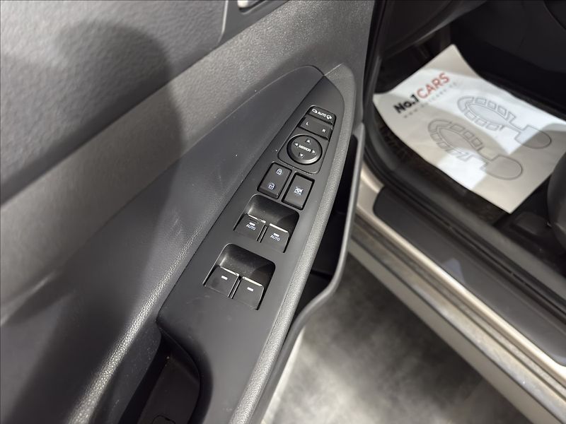 Hyundai Tucson 2,0   CRDI 4X4 136KW PREMIUM - fotka 8 z 38