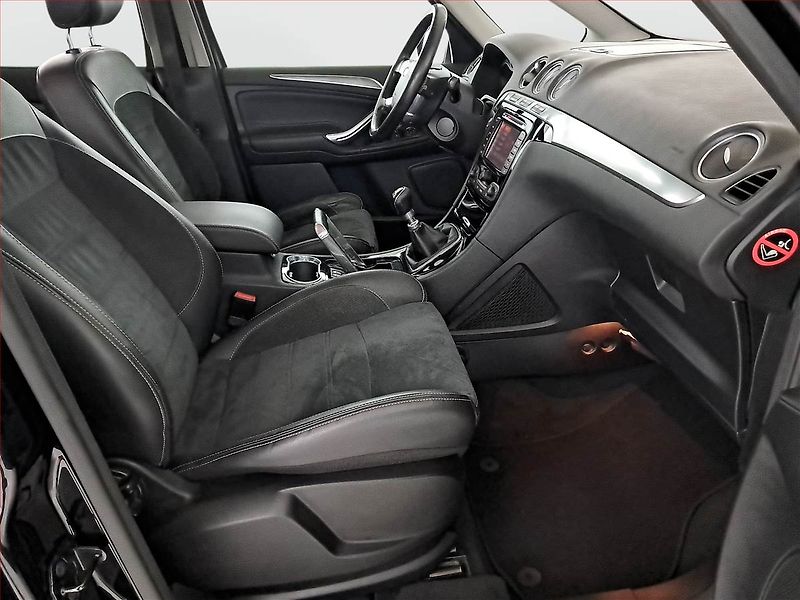 Ford Galaxy (2012) 2.2 TDCi, 7 míst, ČR,1.maj - fotka 9 z 19