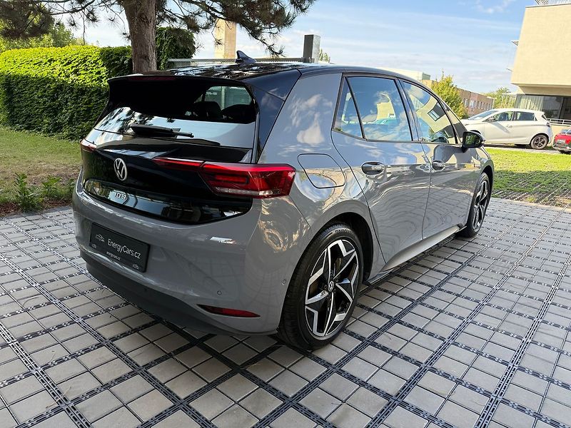 Volkswagen ID.3 PRO S 82 kWh / Kamera / ACC - fotka 28 z 30