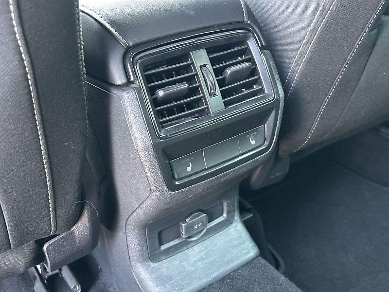 Škoda Karoq (2024) 1.5 TSI DSG Sportline - fotka 27 z 33