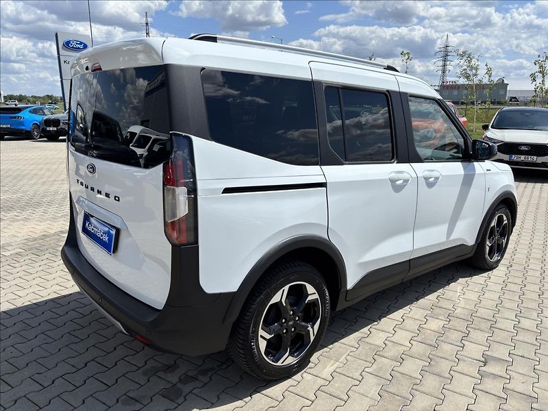 Ford Tourneo Courier 1,0 EcoBoost 91 kW Active AUT - fotka 5 z 44