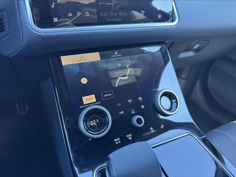 Land Rover Range Rover Velar 2,0 D200 R-DYNAMIC SE ZÁRUKA - fotka 27 z 36