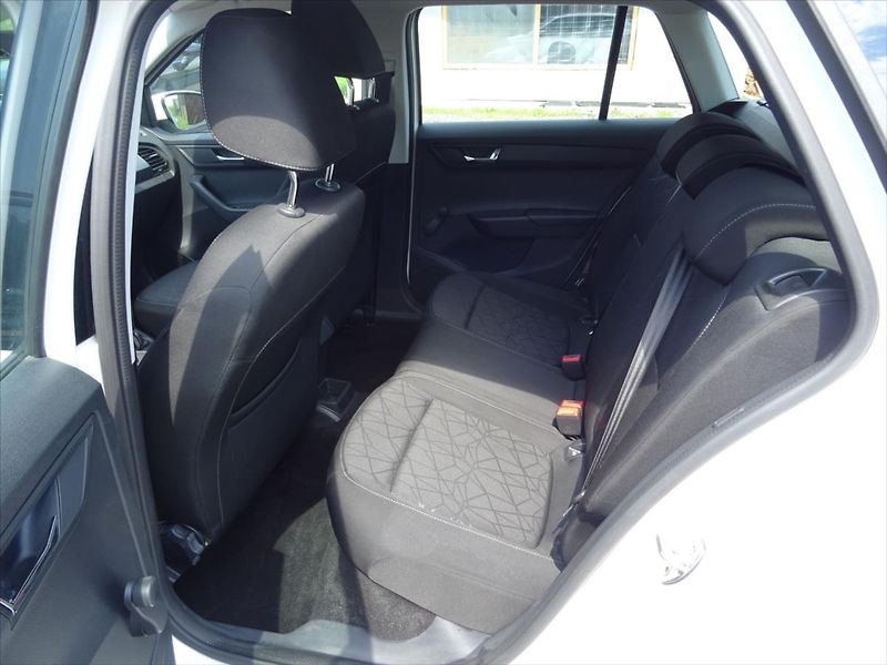 Škoda Fabia 1,0 TSi 70 kW  Clever - fotka 10 z 32