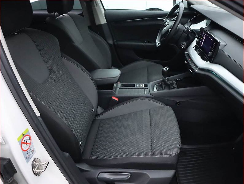 Škoda Octavia (2021) 2.0 TDI, Serv.kniha, Tempomat - fotka 9 z 21