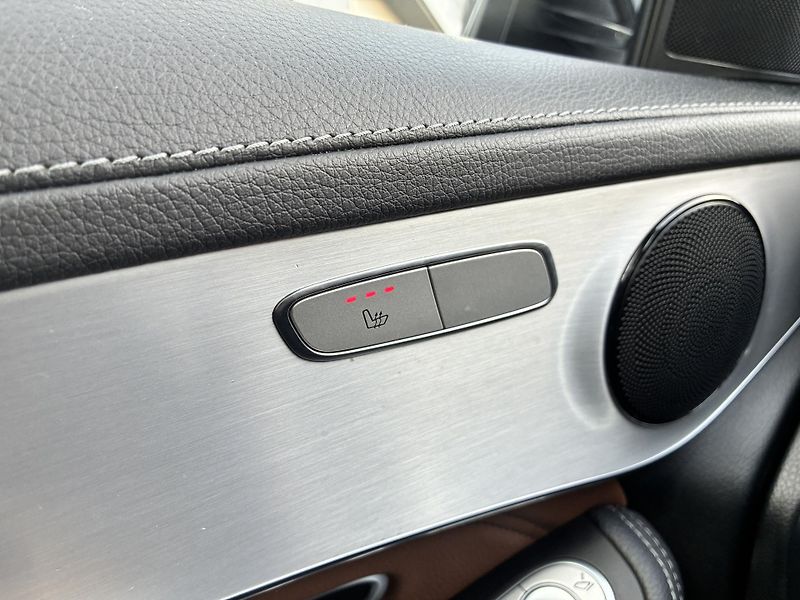Mercedes-Benz GLC 43-AMG3.0-V6 270kW REZERVACE - fotka 29 z 36