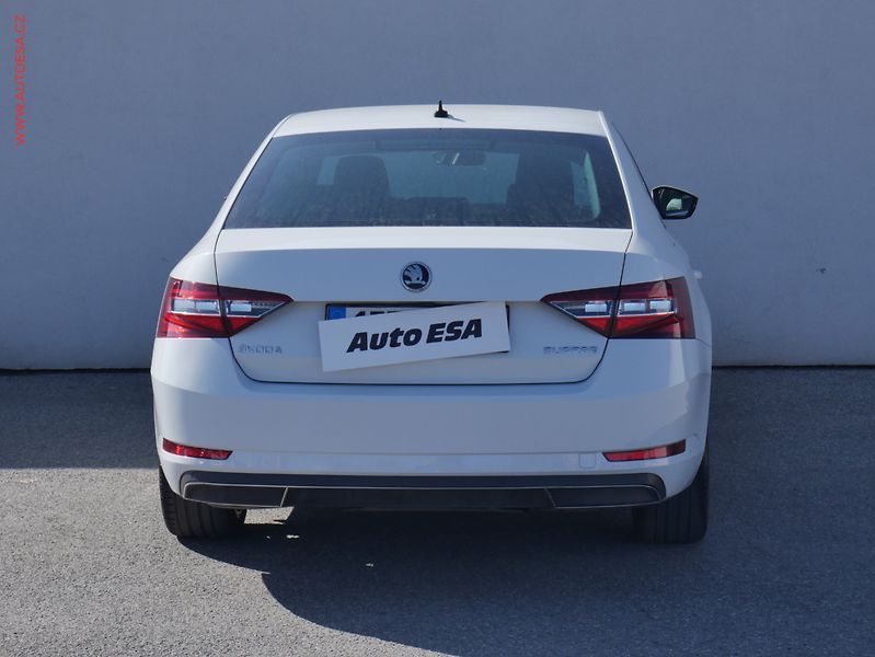 Škoda Superb (2016) 2.0 TDI, ČR, L&K, DSG - fotka 5 z 29