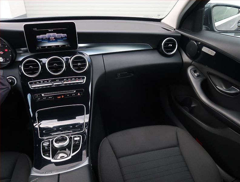 Mercedes-Benz Třídy C (2015) C 220 d 4MATIC , 4X4, Automat - fotka 8 z 22