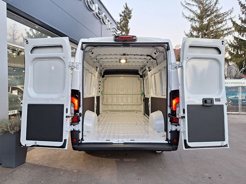 Peugeot Boxer (2026) FG 4350 e-L4H2 200 kW/110 kWh - fotka 14 z 15