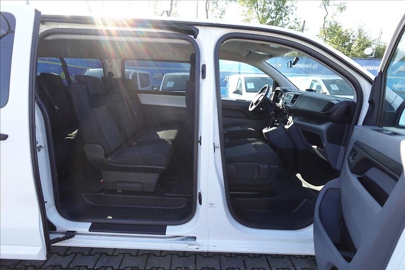 Peugeot Expert 2,0 HDI  Traveller L3H1 8MÍST - fotka 18 z 36