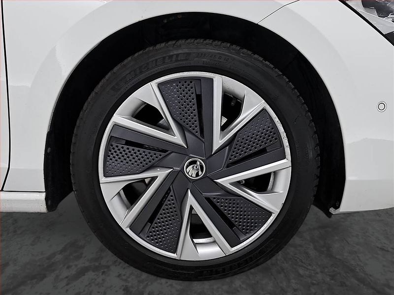 Škoda Superb (2024) 2.0 TDI - fotka 14 z 23