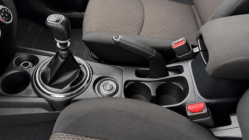 Mitsubishi ASX (2016) 1.6Di-D, ČR,4X4 - fotka 14 z 56