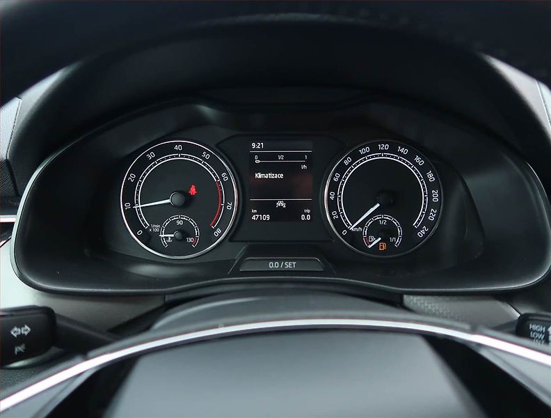 Škoda Kamiq (2021) Style 1.0 TSI, Serv.kniha - fotka 11 z 19