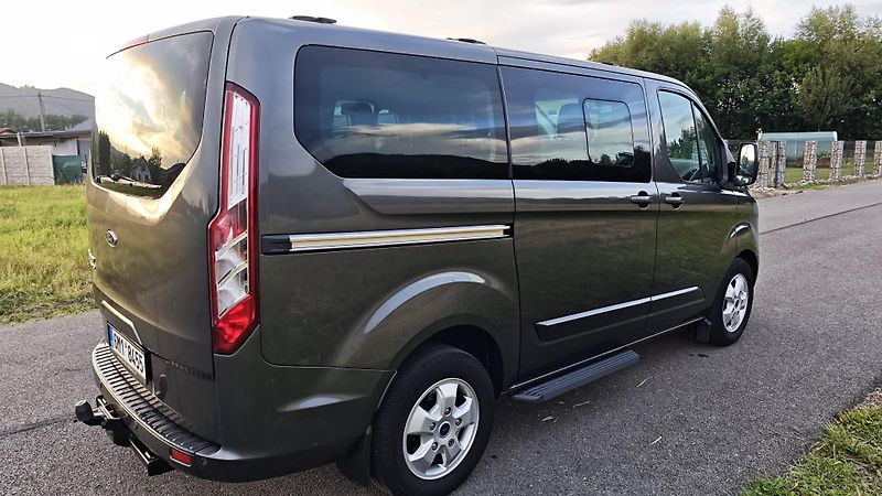 Ford Tourneo Custom (2016) - fotka 4 z 17