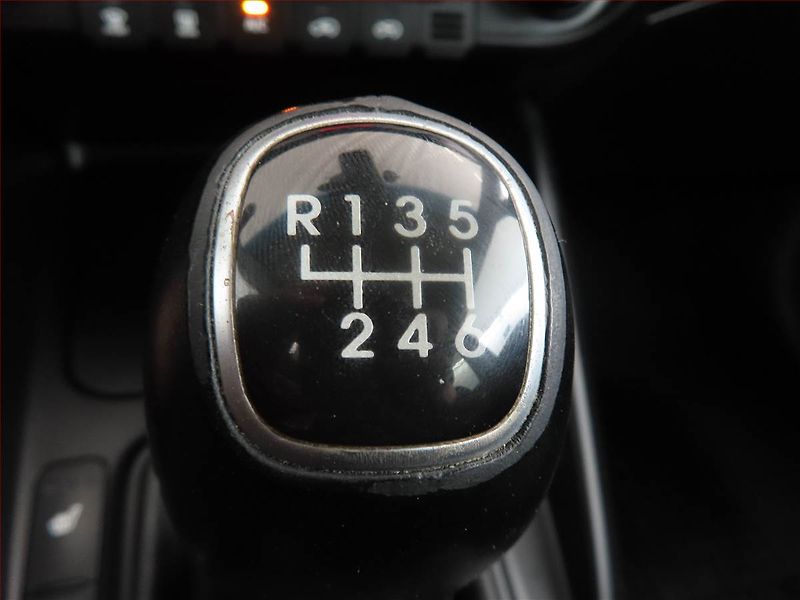 Kia Carens (2014) 1.6 GDI, Tempomat - fotka 13 z 16