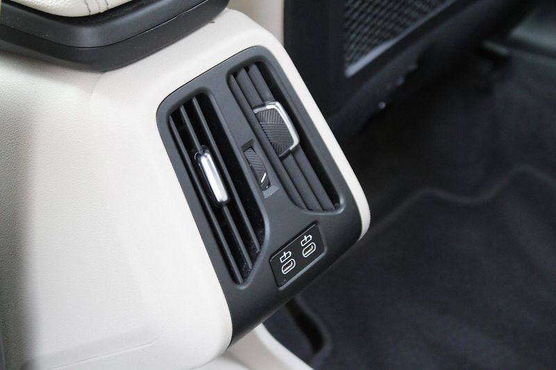 BMW X1 xDrive23i | ČR | 1. majitel  - fotka 20 z 25