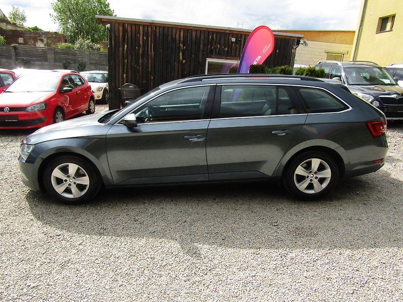 Škoda Superb (2018) 1.6 TDI 88kW DSG - fotka 3 z 38