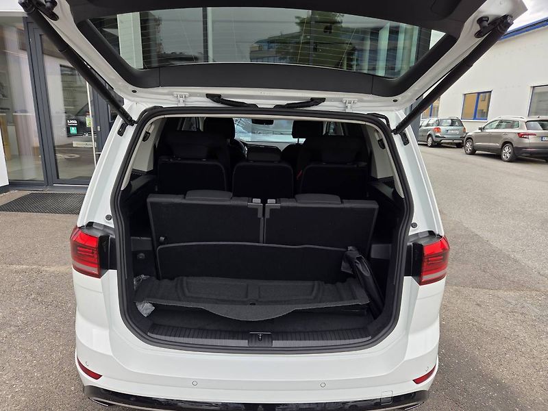 Volkswagen Touran (2026) 1.5 TSI DSG7 R-Line 7 míst - fotka 40 z 50