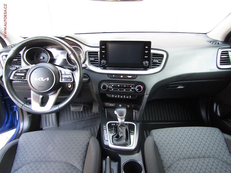 Kia Ceed (2023) 1.5 T-GDi, ČR, AT, navi - fotka 8 z 22